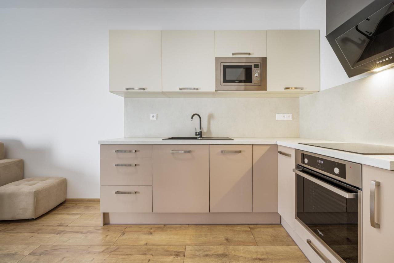 Liptovský Mikuláš Apartman Luxury מראה חיצוני תמונה